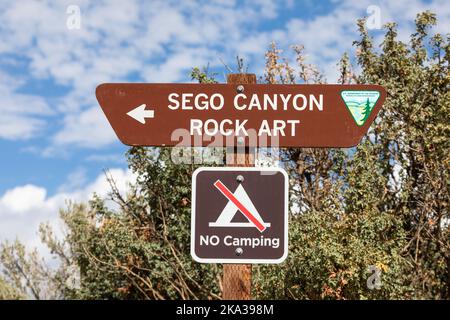 Eintritt zur Felskunst-Petroglyph-Stätte des Sego Canyon in Utah Stockfoto