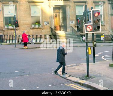 Fußgänger auf der Hope Street Glasgow, Schottland, Großbritannien Stockfoto