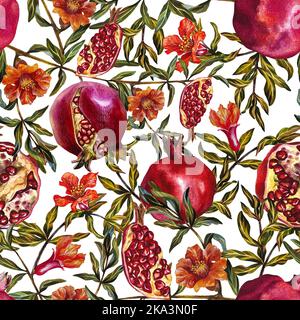 Nahtloses Muster mit Granatapfel. Aquarelldarstellung. Granatapfelfrucht auf einem Ast, offener Granatapfel, Granatapfelblüten. Auf weißem Hintergrund Stockfoto