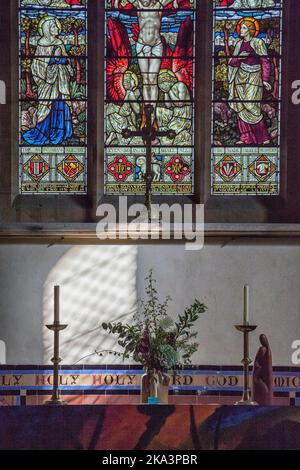 Altar in der St. Peter-Kirche in Firle Stockfoto