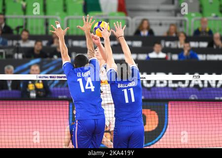 Antoine Brizard, Nicolas Le Goff (Frankreich); Alessandro Michieletto (Italien). Volleyball-Weltmeisterschaft 2022. Viertelfinale Stockfoto