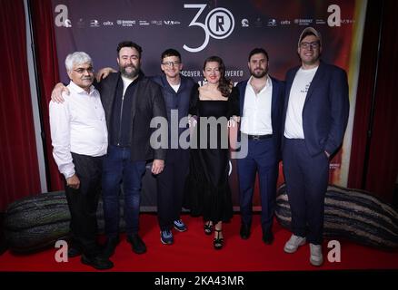 (Von links nach rechts) Mark Silcox, Celyn Jones, Brook Driver, Jo Hartley, Anthony Toma und Finn Bruce bei der Weltpremiere von Schwedin Caroline im Londoner Curzon Soho während des Raindance Film Festivals 30.. Bilddatum: Montag, 31. Oktober 2022. Stockfoto