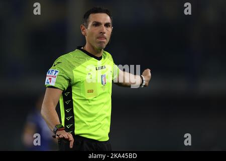 Verona, Italien, 31.. Oktober 2022. Der Schiedsrichter Juan Luca Sacchi reagiert im Stadio Marcantonio Bentegodi, Verona, während des Serie-A-Spiels. Bildnachweis sollte lauten: Jonathan Moscrop / Sportimage Stockfoto