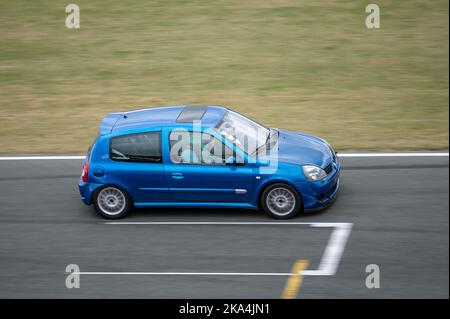 Renault Clio zweite Generation Phase 2 auf der Rennstrecke Stockfoto