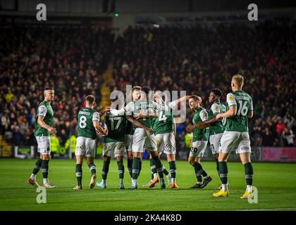 Plymouth, Großbritannien. 31. Oktober 2022. TOR Plymouth Argyle-Stürmer Morgan Whittaker (19) feiert ein Ziel, es 1-1 während des Sky Bet League 1-Spiels Plymouth Argyle gegen Exeter City im Home Park, Plymouth, Großbritannien, 31.. Oktober 2022 (Foto von Stanley Kasala/News Images) in Plymouth, Großbritannien am 10/31/2022. (Foto von Stanley Kasala/News Images/Sipa USA) Quelle: SIPA USA/Alamy Live News Stockfoto