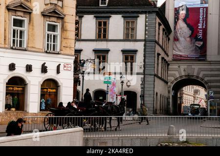 Wiener Fiaker zwei Pferdekutschen, Österreich. Stockfoto