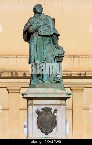 Denkmal für Kardinal Joseph Fesch (1763-1839), Prinz von Frankreich, vor dem Fesch-Palast in Ajacio (Corse-du-Sud) auf der Insel Korsika, Frankreich Stockfoto