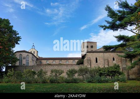 The Met Cloisters, eine Zweigstelle des Metropolitan Museum of Art auf einem Hügel in einem Park an der Nordspitze Manhattans Stockfoto