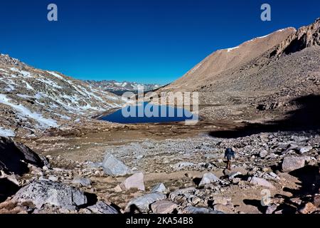 Guitar Lake unterhalb von Mount Whitney im High Sierras, Sequoia-Kings Canyon National Park, Pacific Crest Trail, USA Stockfoto