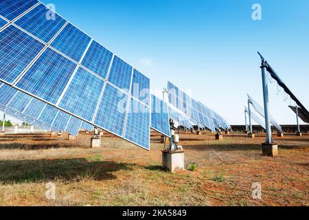 Solarzellen - tracking-system Stockfoto