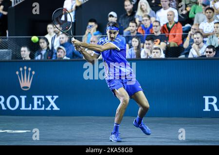 Paris, Frankreich. Am 31. Oktober 2022 wurde Lorenzo Sonego aus Italien während des Rolex Paris Masters, ATP Masters 1000 Tennisturniers, am 31. Oktober 2022 in der Accor Arena in Paris, Frankreich, vertreten. Foto von Victor Joly/ABACAPRESS.COM Stockfoto