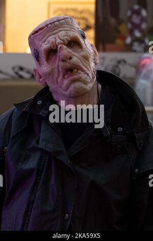 New York, NY, USA. 31. Oktober 2022. Frankenstein bei einem öffentlichen Auftritt für die NBC Today Show Halloween-Party, Rockefeller Plaza, New York, NY 31. Oktober 2022. Kredit: Manoli Figetakis/Everett Collection/Alamy Live Nachrichten Stockfoto