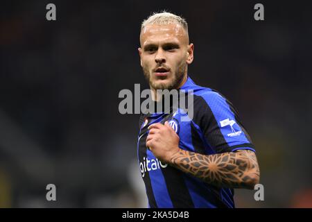 Mailand, Italien, 29.. Oktober 2022. Federico Dimarco vom FC Internazionale beim Spiel der Serie A in Giuseppe Meazza, Mailand. Bildnachweis sollte lauten: Jonathan Moscrop / Sportimage Stockfoto