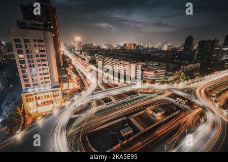 Überführung der leichte Wanderwege, schöne Kurven. Stockfoto