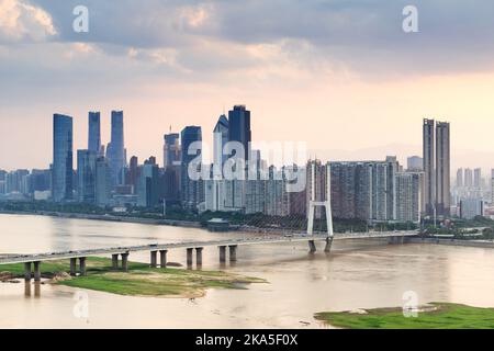 moderne Stadt shanghai Skyline tagsüber Stockfoto