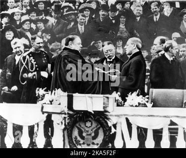 Woodrow Wilson takes the oath of office for his first term of the Presidency in Washington, DC. Stockfoto