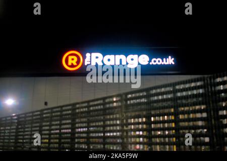 In drumchapel wird ein neuer, riesiger The Range Store in einem großen westlichen Einkaufszentrum eröffnet Stockfoto