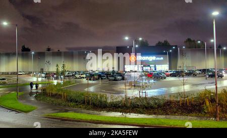 In drumchapel wird ein neuer, riesiger The Range Store in einem großen westlichen Einkaufszentrum eröffnet Stockfoto