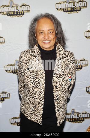 24. September 2022: Hamilton, Ontario, Kanada. Die US-amerikanische Schauspielerin Daphne Reid (bekannt für ihre Rolle als Vivian Banks in der NBC-Sitcom „The Fresh Prince of Bel-Air“) auf der Hamilton Comic Con im Canadian Warplane Heritage Museum. Stockfoto