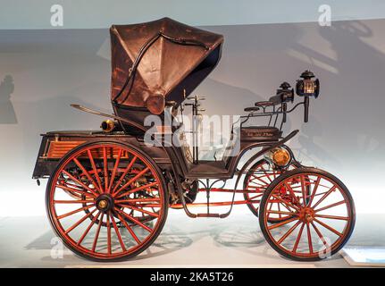 Stuttgart, Deutschland. 28. Oktober 2022. 1893 Benz Victoria im Mercedes-Benz Museum. Kredit: SOPA Images Limited/Alamy Live Nachrichten Stockfoto