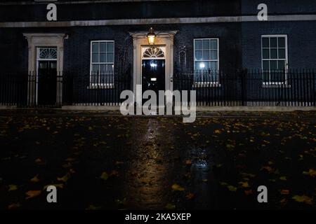 London, Großbritannien. 23. Oktober 2022. Außenansicht der Downing Street 10, der Residenz des britischen Premierministers in London. Kredit: SOPA Images Limited/Alamy Live Nachrichten Stockfoto