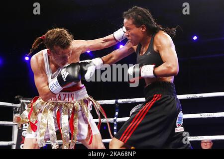 KOPENHAGEN, DÄNEMARK 20140914. Cecilia Braekhus (32) war überlegen gegen IBF-Champion Ivana Habazin und gewann als erste Boxerin am Samstagabend ihren vierten Weltmeisterschaftsgürtel. Die 'First Lady' aus Bergen hat einmal mehr bewiesen, dass sie die beste Boxerin ist. Foto: Heiko Junge/ Stockfoto