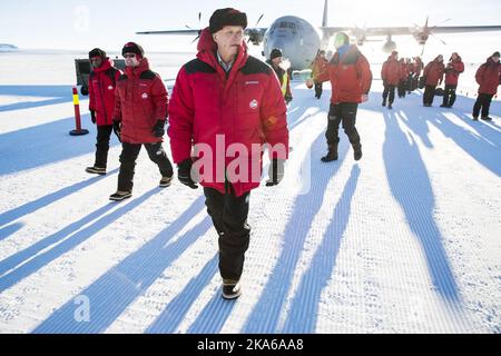 Troll, Antarktis 20150210. König Harald ist der erste norwegische König, der das Queen Maud Land in der Antarktis besucht. King wird an der Feier des 10.-jährigen Bestehens der norwegischen Forschungsstation Troll teilnehmen. Foto: Tore Meek / NTB scanpix Stockfoto