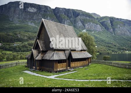 VANG, Norwegen 20150904. Die Stabkirche Oye (Oye stavkyrkje) in der Gemeinde Vang in Oppland stammt aus der zweiten Hälfte des 12.. Jahrhunderts. Sie ist eine der kleinsten und ältesten erhaltenen Stabkirchen Norwegens.Foto: Berit Roald / NTB scanpix Stockfoto