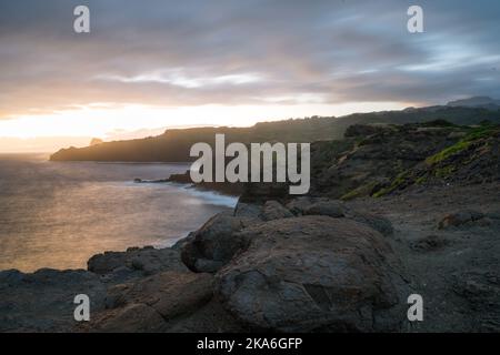 Sonnenaufgang in den West Maui Mountains Maui Hawaii USA Stockfoto