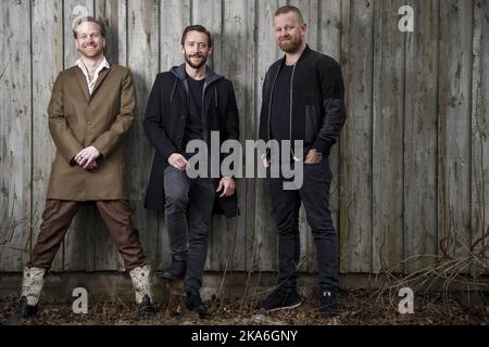 OSLO, Norwegen 20160331. Die norwegische Hip-Hop-Gruppe 'Klovner i kamp' besteht aus den Mitgliedern Aslak Hartberg, Thomas Gullestad (Fingern) und Esben Selvig (Däne). Anfang April veröffentlichen sie zum ersten Mal seit zehn Jahren einen neuen Rekord. Foto: Heiko Junge / NTB scanpix Stockfoto