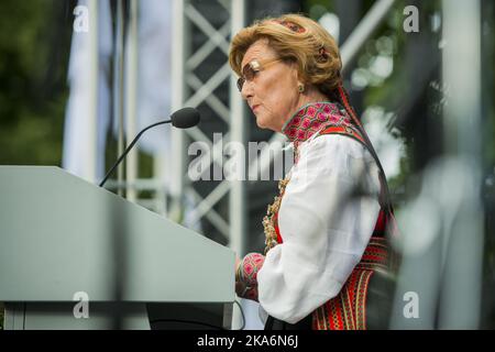 Oslo, Norwegen 20160901.Ihre Majestäten der König und die Königin veranstalten eine Gartenparty für 1 500 Gäste im Palace Park. Königin Sonja hält eine Rede. Foto: Fredrik Varfjell / NTB scanpix Stockfoto