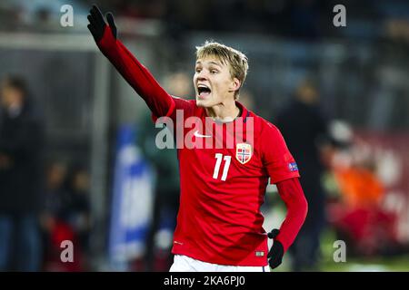 DRAMMEN 20161115. Ein enttäuschter Martin Oedegaard nach dem UEFA-Qualifikationsspiel der U-21-Europameisterschaft zwischen Norwegen und Serbien im Marienlyst-Stadion, das 1:0 endete. Foto: Berit Roald / NTB scanpix Stockfoto