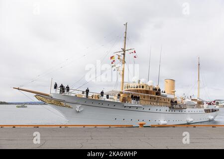 Oslo, Norwegen 20170509. Ihre Majestäten der König und die Königin von Norwegen feiern ihre 80. Geburtstage. Das dänische Königsschiff Dannebrog fuhr zum Dock in Oslo. Königin Margrethe wird während der Feier des 80.. Jahrestages der norwegischen Königsfeier auf dem Schiff wohnen. Foto: Tore Meek / NTB scanpix Stockfoto