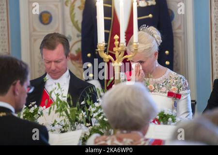 Oslo, Norwegen 20170509. Galadiner im Königspalast anlässlich des 80.-jährigen Jubiläums von König Harald von Norwegen und Königin Sonja von Norwegen. Großherzog Henri von Luxemburg und Kronprinzessin Mette-Marit während des Galadinners im Schloss. POOL Foto: Heiko Junge / NTB scanpix Stockfoto