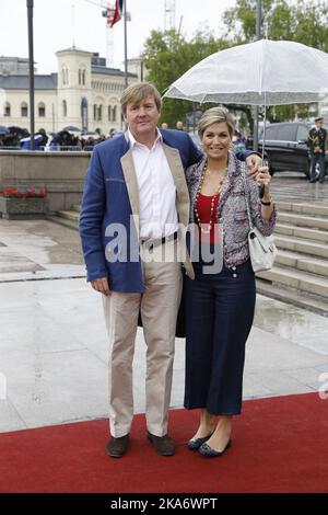 Oslo, Norwegen 20170510. Ihre Majestäten der König und die Königin von Norwegen feiern ihre 80. Geburtstage.König Willem-Alexander von den Niederlanden und Königin Maxima von den Niederlanden bei der Abfahrt von Honnorbrygga in Oslo auf einem Ausflug zum Mittagessen auf der Royal Yacht HNoMY Norge am Mittwoch. Foto: Gorm Kallestad / NTB scanpix Stockfoto