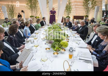 Oslo 20170509. Abendessen im Operahouse zur Feier der 80. zwei Tage von König Harald von Norwegen und Königin Sonja von Norwegen. Von links um den Tisch: Eliza Reid, König Willem-Alexander von den Niederlanden, Königin Silvia von Schweden, Sindre Finnes (Ehemann des Premierministers), Königin Sonja, König Carl Gustaf AV von Schweden, Großherzogin Maria-Teresa von Luxemburg, Islands Präsident Gudni´s Jóhannesson, König Philippe von Belgien, Königin Margrethe von Dänemark, König Harald, Großherzog Henri AV Luxemburg und Königin Máxima von den Niederlanden. POOL. Foto: Haakon Mosvold Larsen/ NTB scanpix Stockfoto