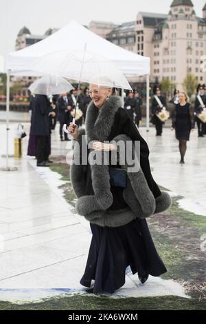 Oslo, Norwegen 20170510. Königin Margrethe II. Von Dänemark kommt zur Feier des 80.-jährigen Bestehens von König Harald von Norwegen und Königin Sonja von Norwegen in die Oper. Foto: Jon Olav Nesvold / NTB scanpix Stockfoto