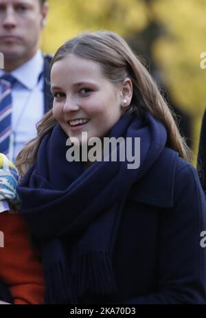 Oslo, Norwegen 20171019. Königin Sonja und Prinzessin Ingrid Alexandra (im Bild) werden zusammen mit Kronprinzessin Mette-Marit zwei neue Skulpturen im Skulpturenpark von Prinzessin Ingrid Alexandra im Palace Park in Oslo enthüllen. Foto: Lise Aaserud / NTB scanpix Stockfoto