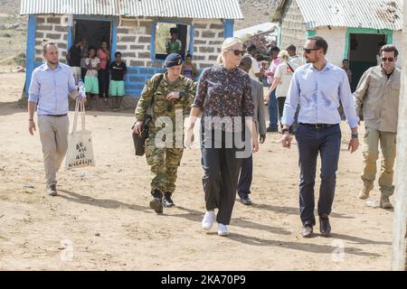 Addis Abeba, Äthiopien 20171109. Kronprinzessin Mette-Marit und Kronprinz Haakon im Flüchtlingslager Hitsats in Shire. Foto: Vidar Ruud / NTB scanpix Stockfoto