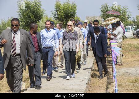 Addis Abeba, Äthiopien 20171109. Kronprinzessin Mette-Marit und Kronprinz Haakon im Flüchtlingslager Hitsats in Shire. Foto: Vidar Ruud / NTB scanpi Stockfoto