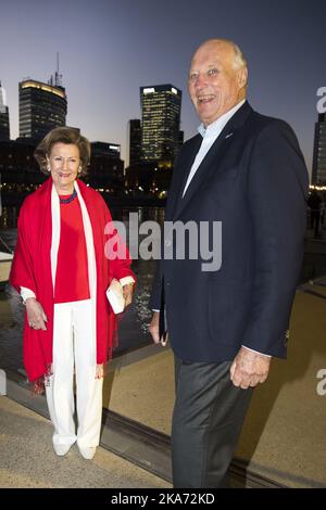 Buenos Aires, Argentinien 20180307. König Harald und Königin Sonja kommen am Dienstagabend im Marina Yacht Club Puerto Madero in Buenos Aires zusammen mit dem informellen Dinner von Innovation Norway mit der Wirtschaft an. Foto: Heiko Junge / NTB scanpi Stockfoto