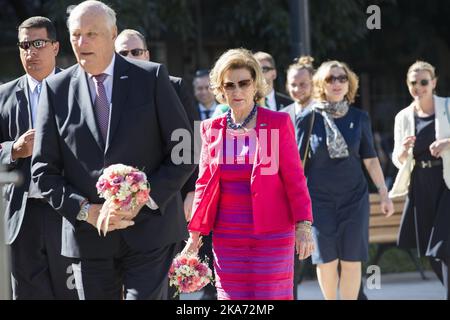 Buenos Aires, Argentinien 20180307. Königin Sonja und König Harald bei einem Besuch auf der neu restaurierten Plaza de Noruega in Buenos Aires am Mittwoch. Foto: Heiko Junge / NTB scanpi Stockfoto