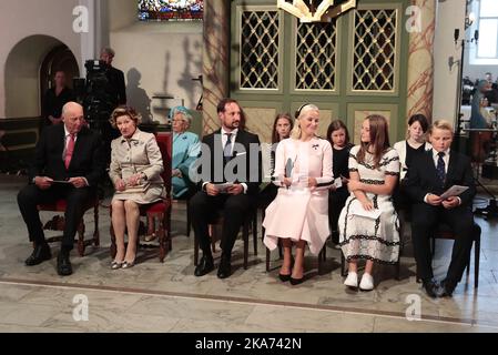 Oslo, Norway20180829. König Harald und Königin Sonja feiern ihren goldenen Hochzeitstag. Von links vorne: König Harald, Königin Sonja, Kronprinzessin Mette-Marit, Prinzessin Ingrid Alexandra und Prinz Sverre Magnus in der Kathedrale von Oslo. POOL Foto: Lise Aaserud / NTB scanpix Stockfoto