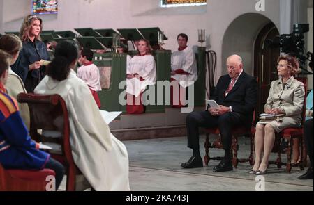 Oslo, Norwegen 20180829. König Harald und Königin Sonja feiern ihren goldenen Hochzeitstag mit einem Gottesdienst im Osloer Dom. POOL Foto: Lise Aaserud / NTB scanpi Stockfoto