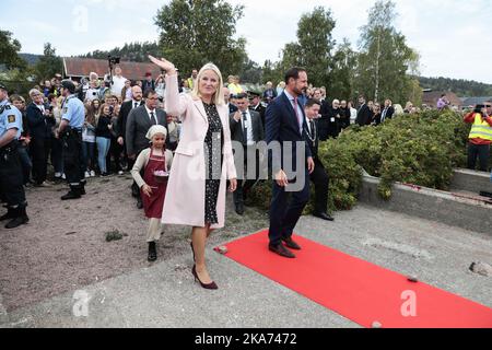 Svelvik, Norwegen 20180904. Kronprinz Haakon und Kronprinzessin Mette-Marit verlassen Svelvik während ihres Besuchs in Vestfold. I Foto: Lise Åserud / NTB scanpix Stockfoto