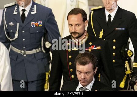 OSLO, Norwegen 20181211. König Harald und Kronprinz Haakon (im Bild) bei der Parade der Kirche von Hans Majestet Kongens Gardes (seine Majestät die Garde des Königs) in der Kathedrale von Oslo am Dienstag. Foto: Fredrik Hagen / NTB scanpix Stockfoto