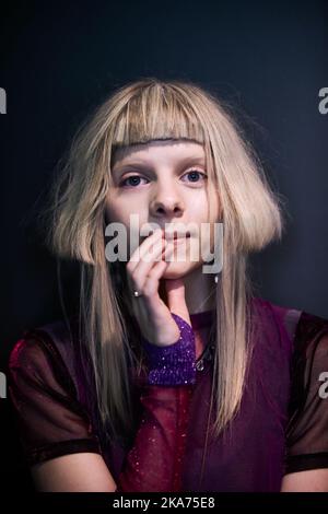 Oslo 20190201. Aurora Aksnes, bekannt unter dem Künstlernamen Aurora, ist mit der Single 'Animal' aus. Bald veröffentlicht sie ein neues Album und hat bereits 11 Songs und Titel für die nächste LP bereit. Ich arbeite viel, das macht mich glücklich, sagt sie kurz bevor sie auf Tournee in die USA reist. Foto: Lise Aaserud / NTB scanpi Stockfoto