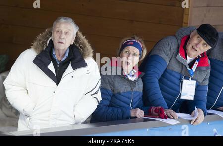 Seefeld, Österreich 20190226. FIS-Präsident Gian Franco Kasper, Königin Sonja und König Harald bei den Skisprungmanninnen im FIS Nordic World Ski Campionship 2019 in Seefeld. Foto: Terje Pedersen / NTB scanpi Stockfoto
