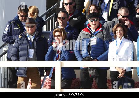 SEEFELD, ÖSTERREICH 20190226. Von links: Schwedens König Carl Gustav, Norwegens Königin Sonja, Norwegens König Harald und Schwedens Königin Silvia in den Ständen unter 10km Langlaufen für Frauen während der Ski-WM in Seefeld Foto: Terje Pedersen / NTB scanpi Stockfoto