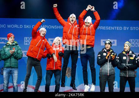 Seefeld, Österreich 20190302. Jan Schmid, Jarl Magnus Riber, Joergen Graabak und Espen Bjoernstad bei der Medaillenübergabe nach der kombinierten Staffel während der Weltmeisterschaft in Seefeld 2019. Das norwegische Team gewann vor Deutschland und Österreich. Foto: Tore Meek / NTB scanpi Stockfoto